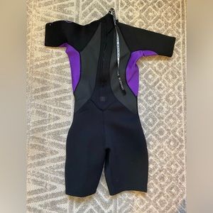 Women’s Body Glove Wetsuit. Black and purple. Medium.